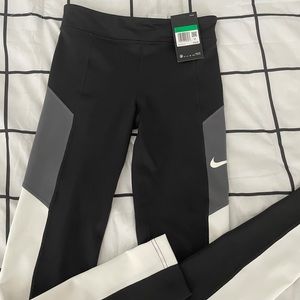 Girl NWT Nike Mid Rise Patchwork Leggings!